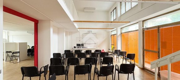 4 rooms Commercial property in Prato, Italy No. 60204 7