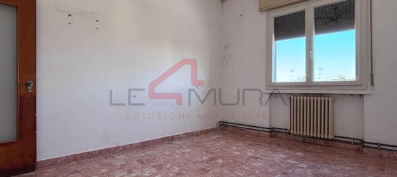 5 rooms Apartment in Nogara, Italy No. 298282 8