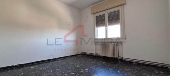 5 rooms Apartment in Nogara, Italy No. 298282 3