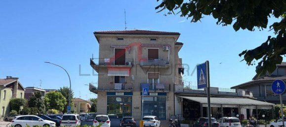 5 rooms Apartment in Nogara, Italy No. 298282 14