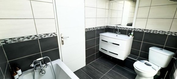 Villa de 4 dormitorios en La Boisse, France No. 198308 32