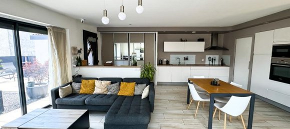 Villa de 4 dormitorios en La Boisse, France No. 198308 16