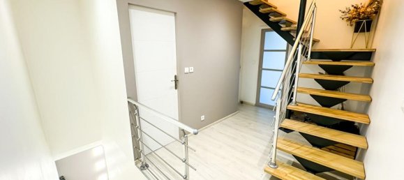 Villa de 4 dormitorios en La Boisse, France No. 198308 6