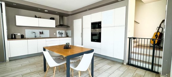 Villa de 4 dormitorios en La Boisse, France No. 198308 19