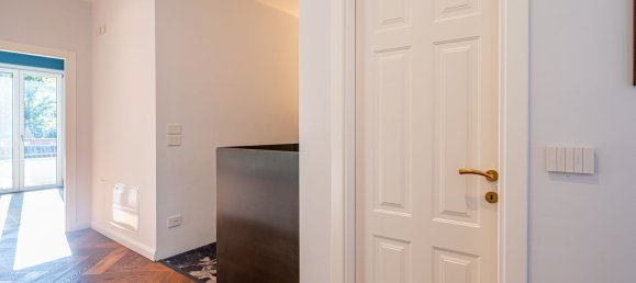 5 غرف نوم فيلا في Turin, Italy رقم 380303 17