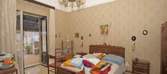 5 bedrooms Apartment in Randazzo, Italy No. 156014 14