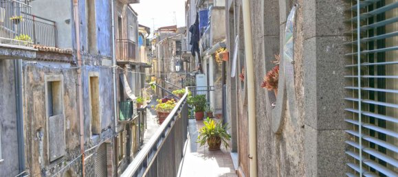 5 bedrooms Apartment in Randazzo, Italy No. 156014 18