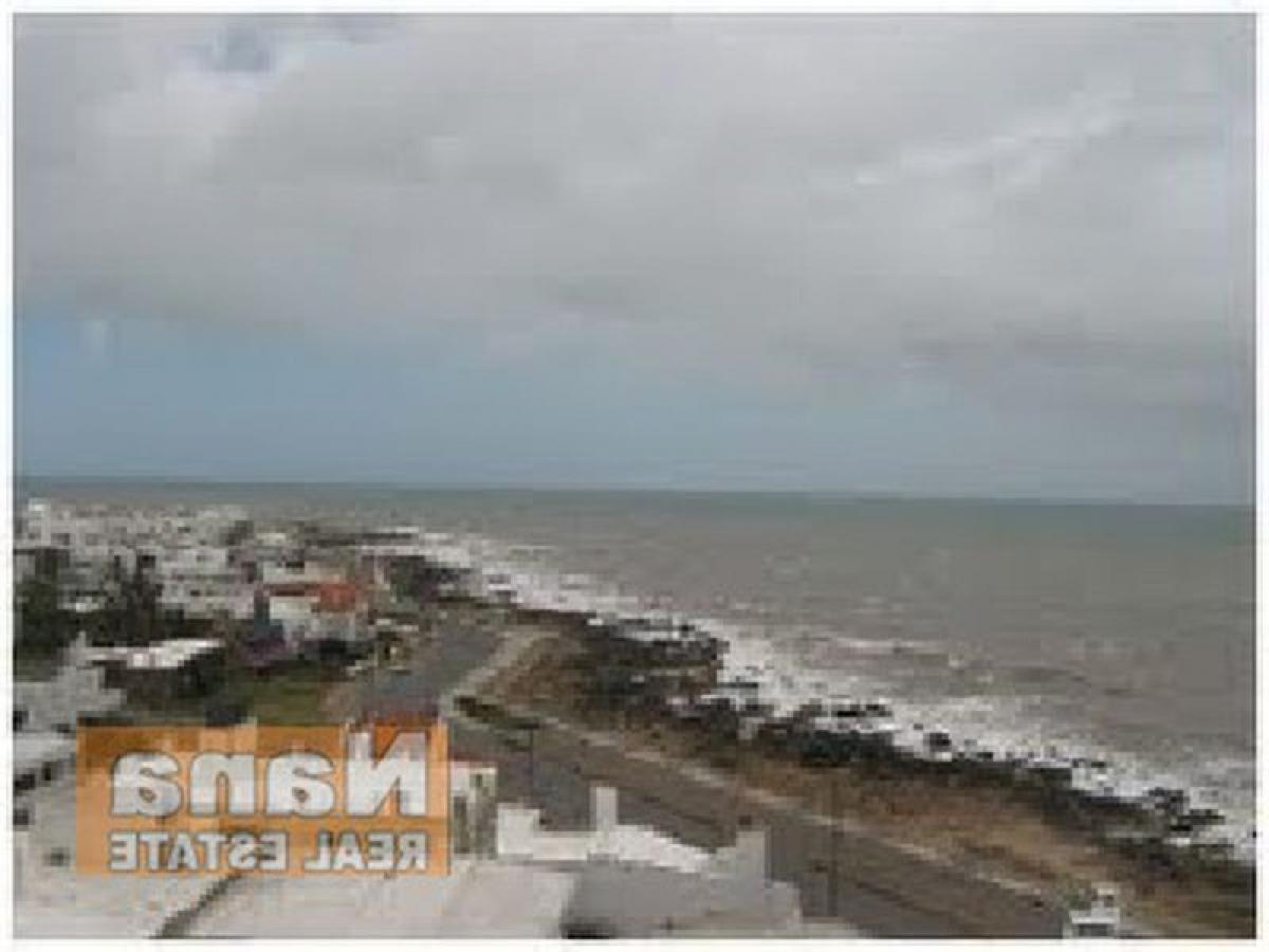 3 bedrooms Apartment in Maldonado, Uruguay No. 2092