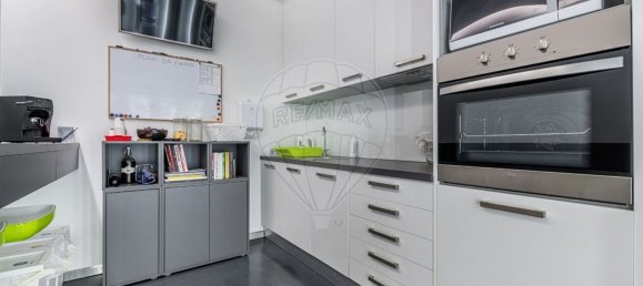 179m² Commercial property in Braga, Portugal No. 35197 19