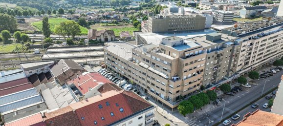 179m² Commercial property in Braga, Portugal No. 35197 6