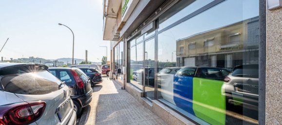 179m² Commercial property in Braga, Portugal No. 35197 4