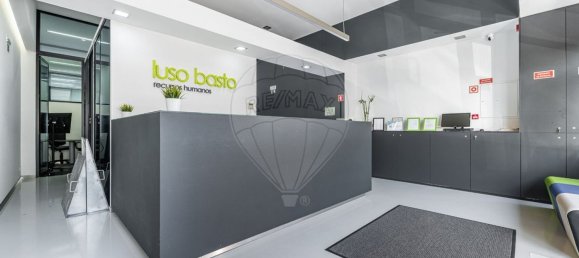 179m² Commercial property in Braga, Portugal No. 35197 2