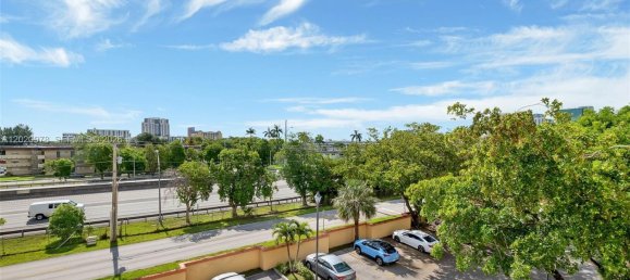 1 chambre propriété commerciale à louer à Miami, Miami-Dade, Florida, USA № 615028 2