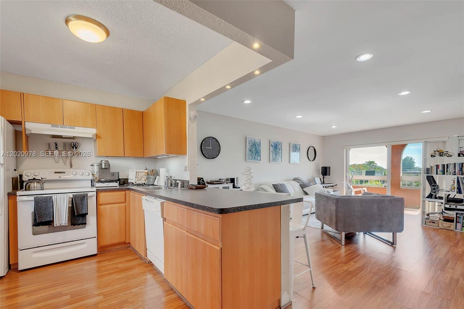 1 chambre propriété commerciale à louer à Miami, Miami-Dade, Florida, USA № 615028