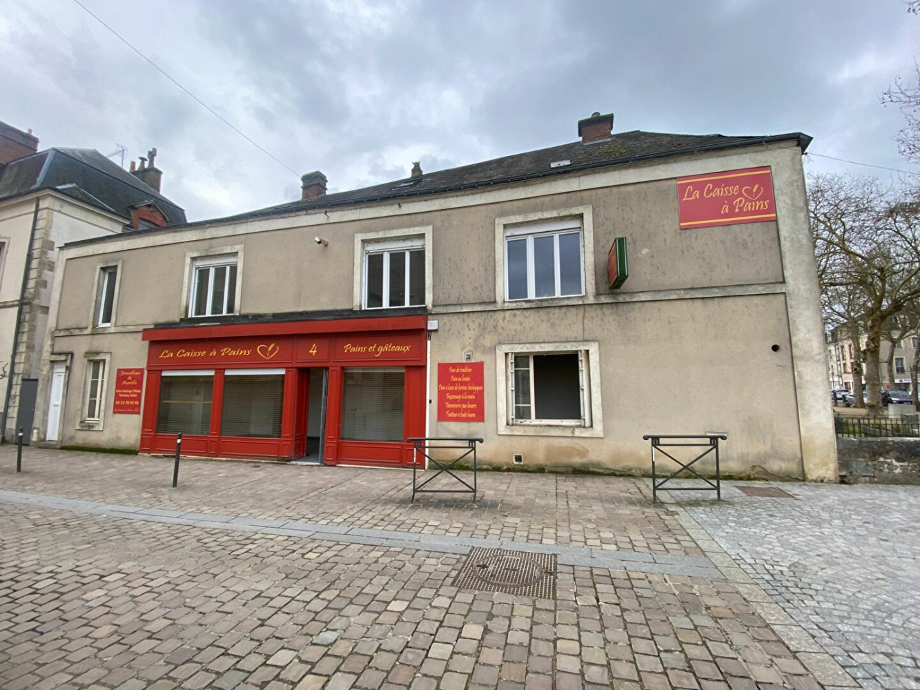 1 chambre Bâtiment à La Ferté-Bernard, France No. 108845