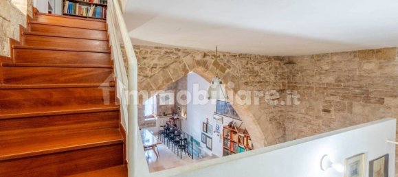 5-salle Bâtiment à Bari, Italy No. 16695 16