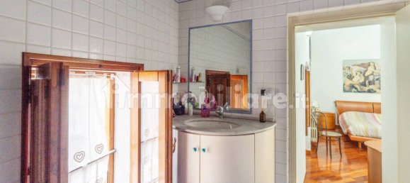 5-salle Bâtiment à Bari, Italy No. 16695 28