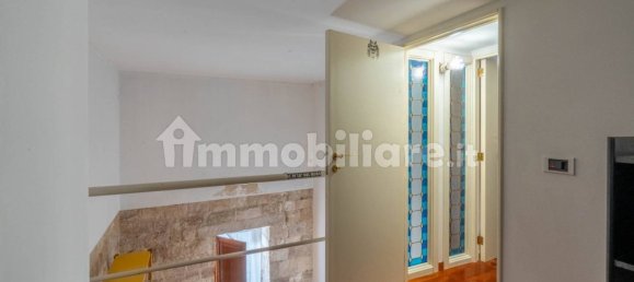 5-salle Bâtiment à Bari, Italy No. 16695 24