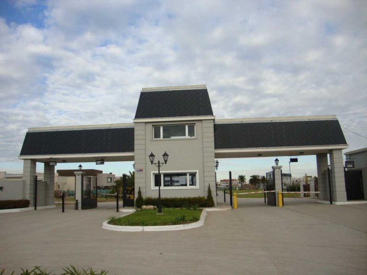 Grundstück in Berazategui, Argentina, Nr. 33526