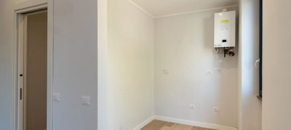 3 bedrooms Apartment in Rome, Italy No. 321562 4