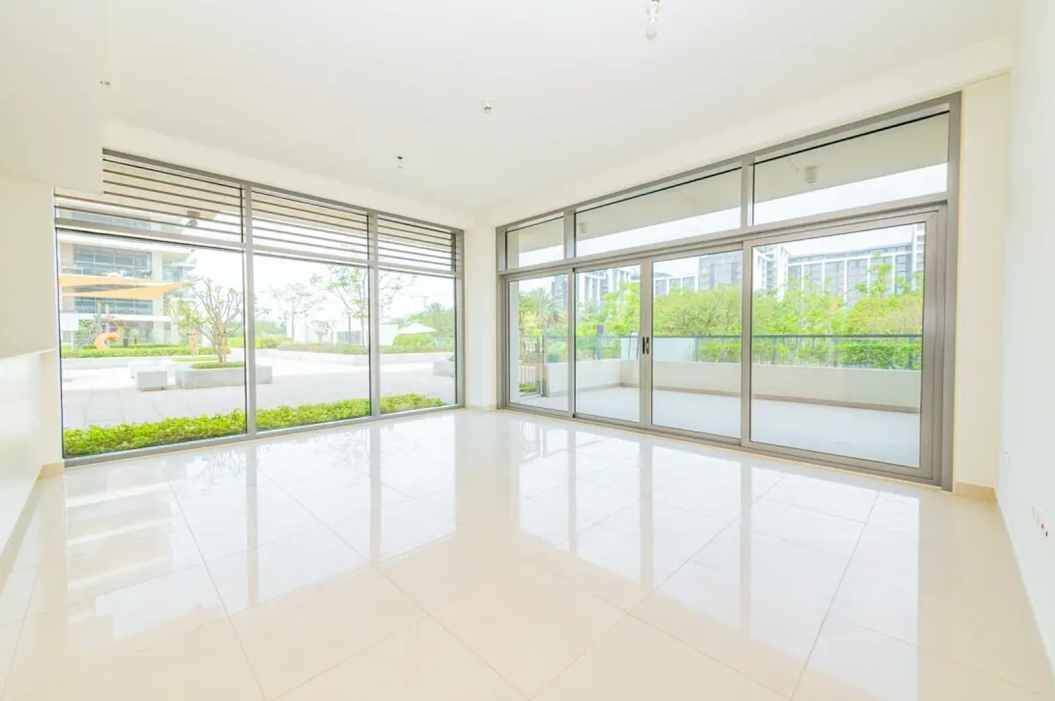 2 bedrooms Apartment in Dubai, UAE No. 21615