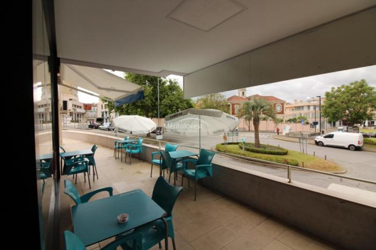 52m² Shop in Braga, Portugal No. 8212