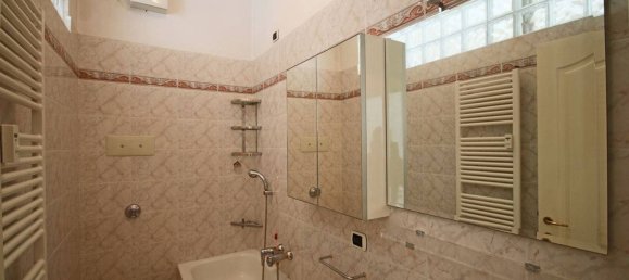 3 rooms Apartment in Parma, Italy No. 276308 26