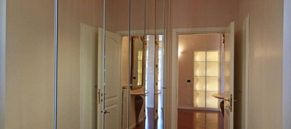 3 rooms Apartment in Parma, Italy No. 276308 24