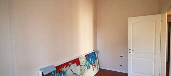 3 rooms Apartment in Parma, Italy No. 276308 19