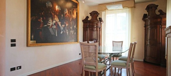 3 rooms Apartment in Parma, Italy No. 276308 11