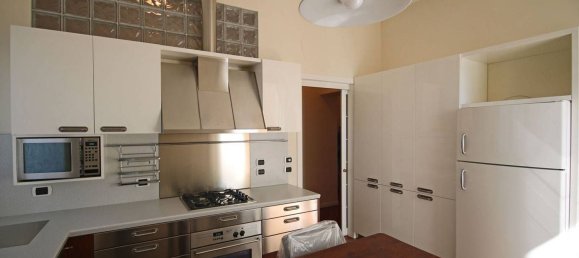 3 rooms Apartment in Parma, Italy No. 276308 15