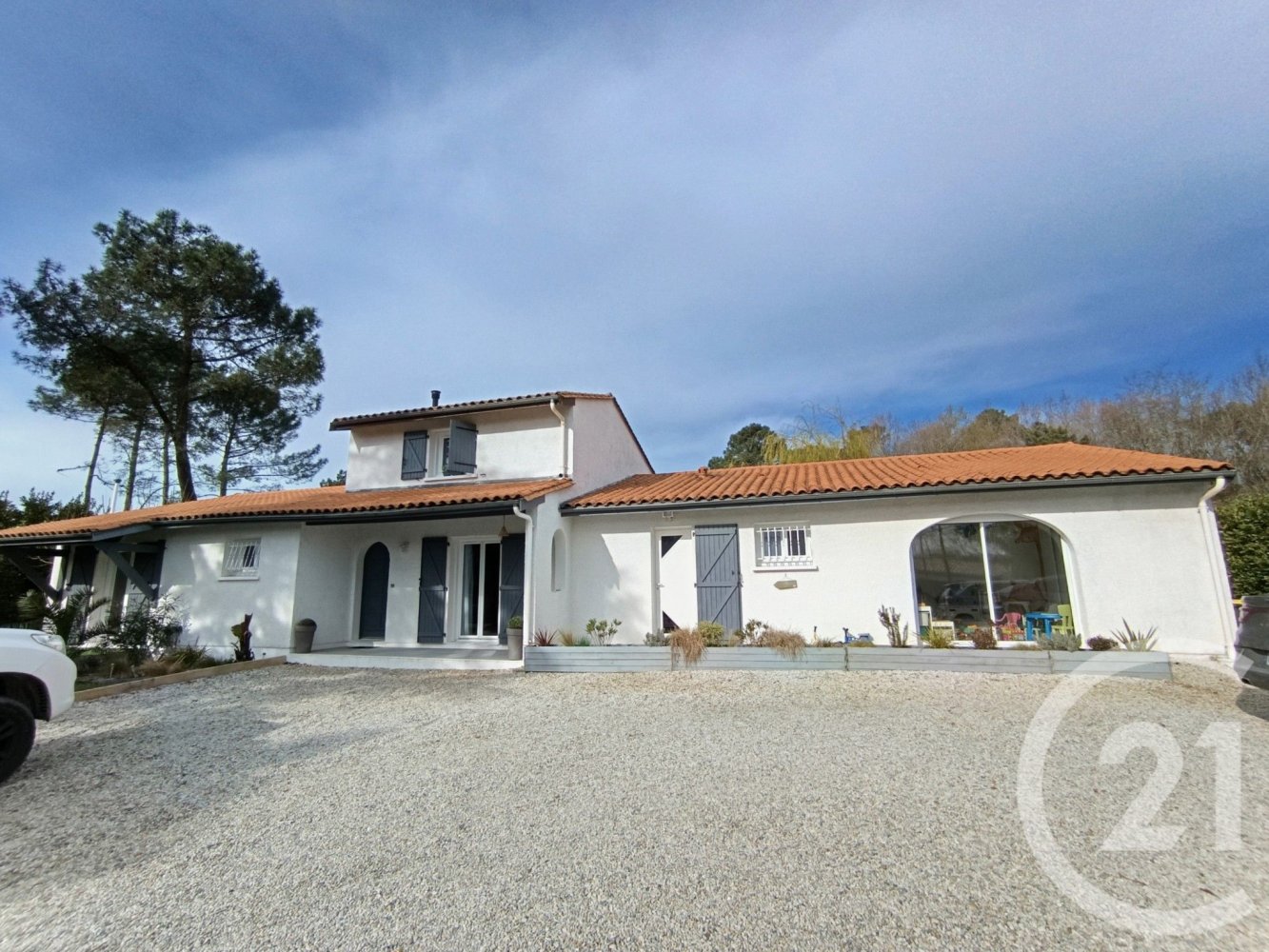 4 bedrooms House in Lesparre-Medoc, France No. 103383