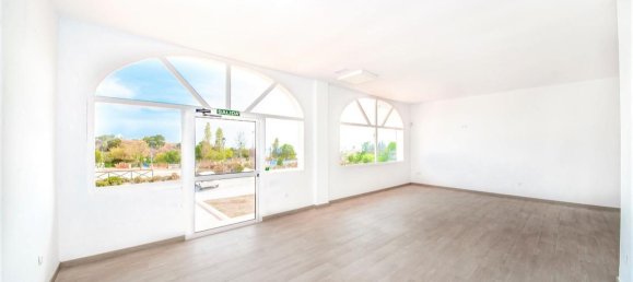 Коммерческая недвижимость 363м² в Бенальмадена, Испания № 24013 5