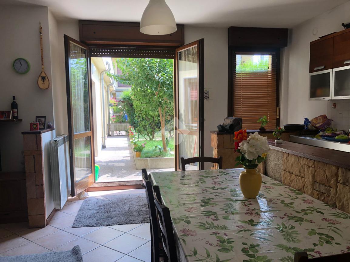 2غرفة شقة في Palazzolo sull'Oglio, Italy رقم 8071