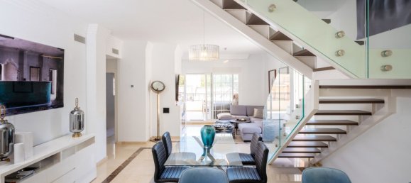 3 bedrooms Penthouse in Marbella, Spain No. 110715 3