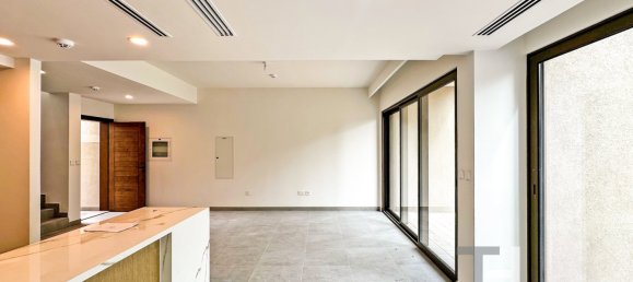 Adosado de 3 dormitorios en Dubai, UAE No. 94539 4