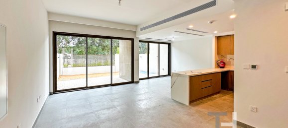 Adosado de 3 dormitorios en Dubai, UAE No. 94539 2