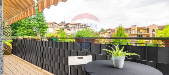 3 rooms Apartment in Cardano al Campo, Italy No. 297047 32