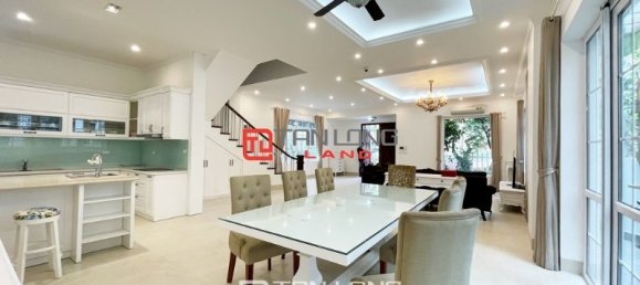 Villa T4 em Long Bien, Vietnam N.º 610 5