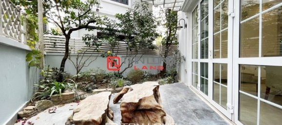 Villa T4 em Long Bien, Vietnam N.º 610 21