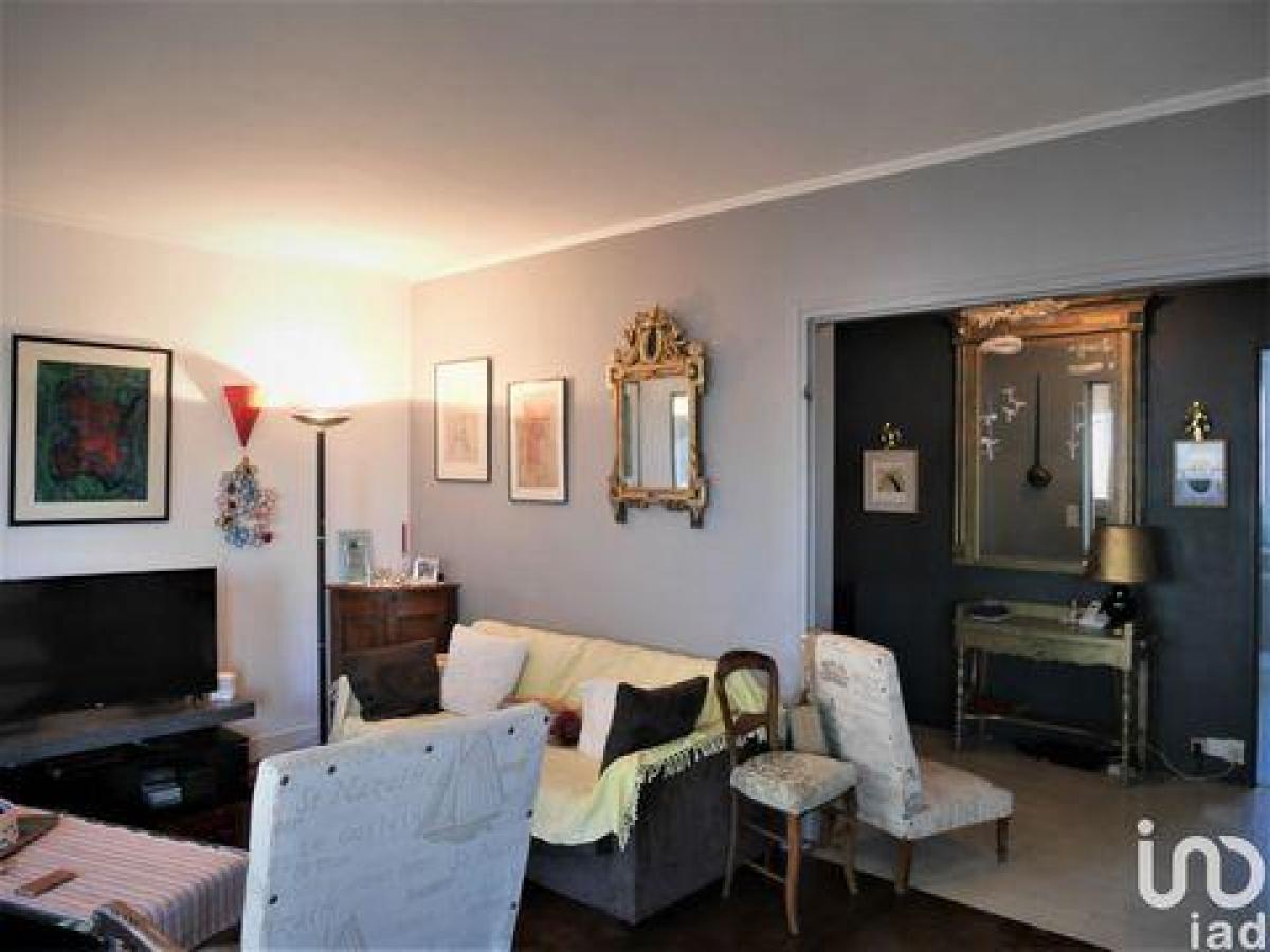 3 bedrooms Condo in Troyes, France No. 30461