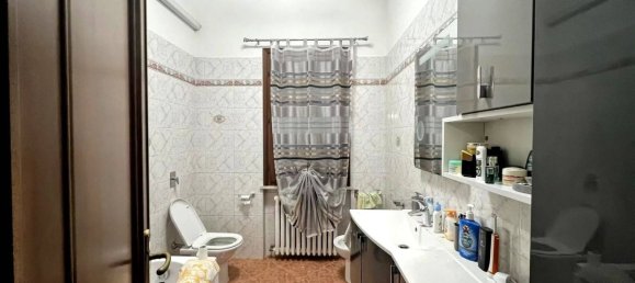 Вилла с 4 спальнями в Куистелло, Италия № 327788 9