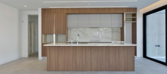 3 bedrooms Apartment in Limassol, Cyprus No. 12766 3