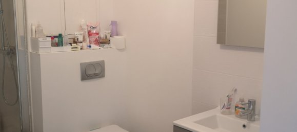 Studio in Poissy, France No. 182459 6