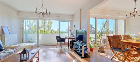 Apartamento de 3 dormitorios en Bourges, France No. 153593 3