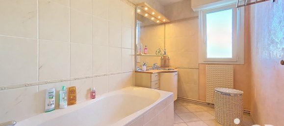 Apartamento de 3 dormitorios en Bourges, France No. 153593 12