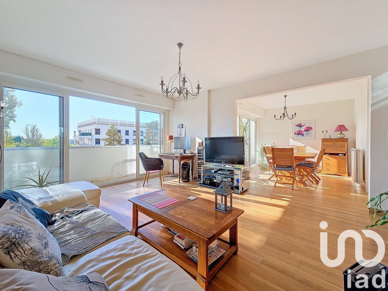 Apartamento de 3 dormitorios en Bourges, France No. 153593