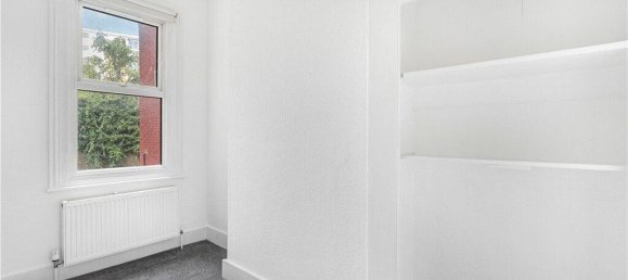 1 bedroom Apartment in London, United Kingdom No. 8743 5