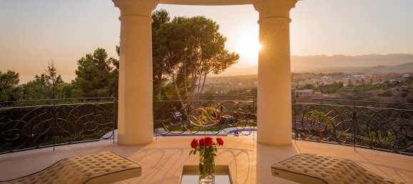 7 bedrooms Villa in Marbella, Spain No. 4681 15