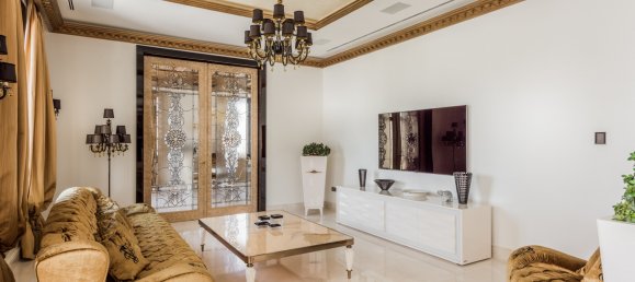 7 bedrooms Villa in Marbella, Spain No. 4681 8